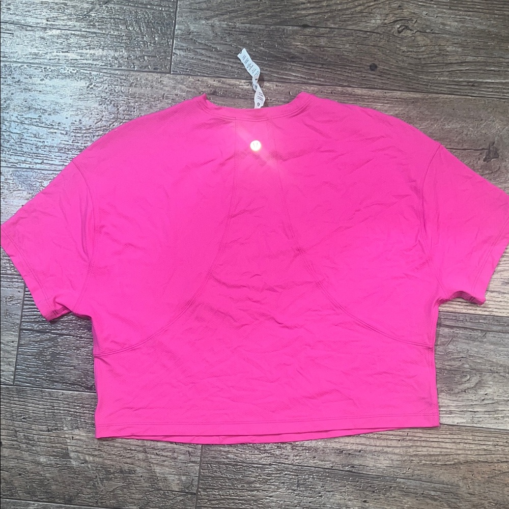 NWOT Lululemon Abrasion-Resistant Training T-Shirt *Ed Curtis
Sonic Pink - Picture 4 of 4
